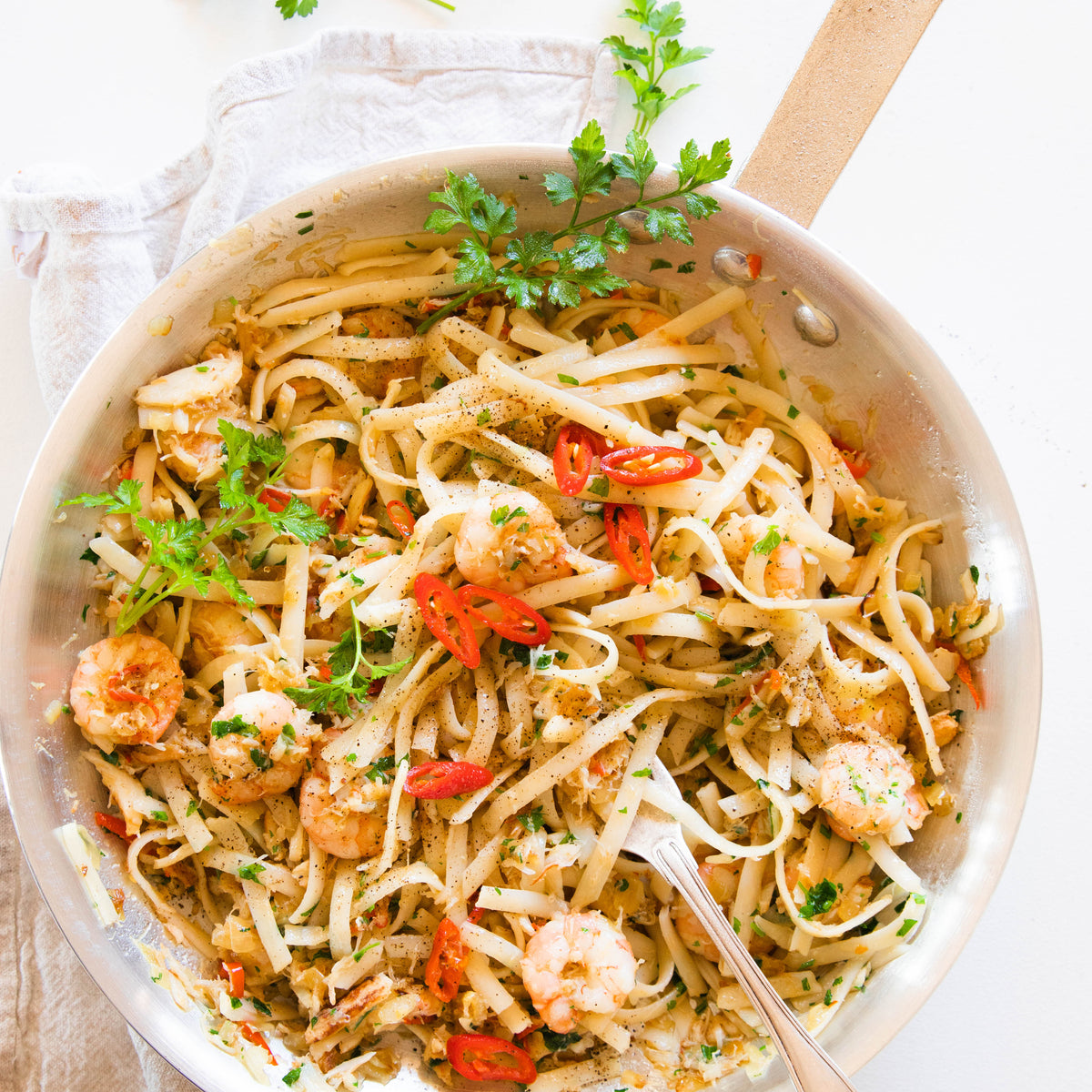 Quick and Easy Crab and Prawn Chilli Pasta Recipe | Leah Itsines – LEAH ...